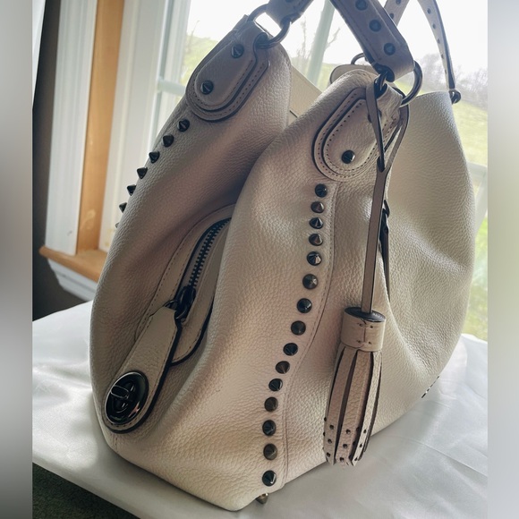 Coach Edie 31 Bandana Rivets Shoulder Bag Chalk White Pebble Leather - Picture 2 of 14